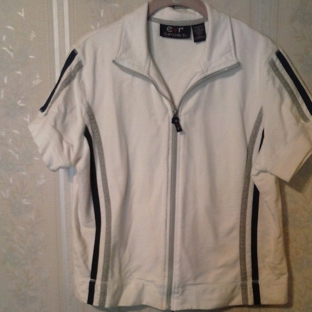 EVR SPORT WOMEN'S WHITE TAILORED ZIPPER FRONT TOP